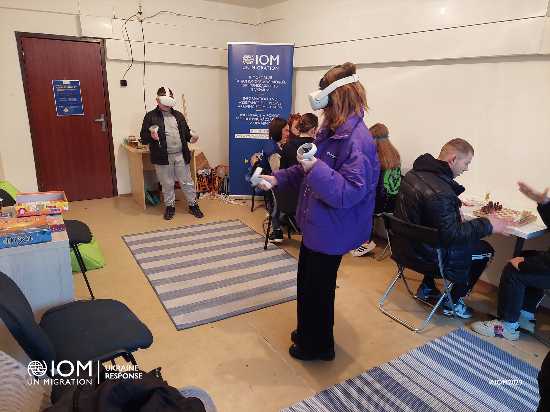 A session with psychosocial and community activities, including virtual reality, took place in December 2022 with 10 participants. Photo © International Organization for Migration (IOM) 2022.