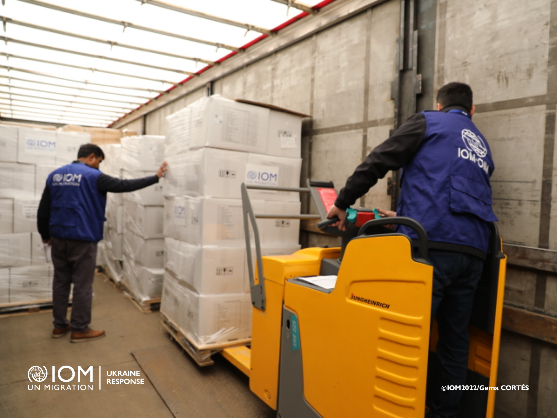 IOM teams are working around the clock to get critical supplies to people on the move in Ukraine. Photo © IOM / Maria Gema Cortes